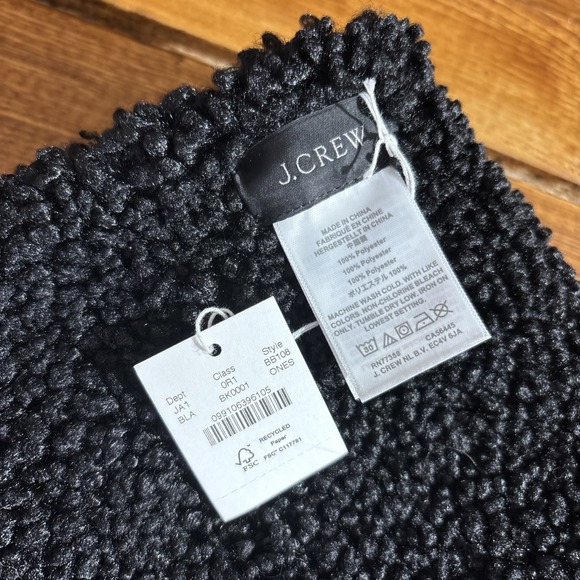 J. Crew Scarf Adult Black Sherpa Pull Through Thick 55"x10" NEW - Picture 3 of 6